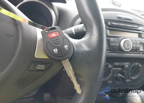 2014 Nissan Juke S z USA, uszkodzony, nr VIN JN8AF5MR3ET352895